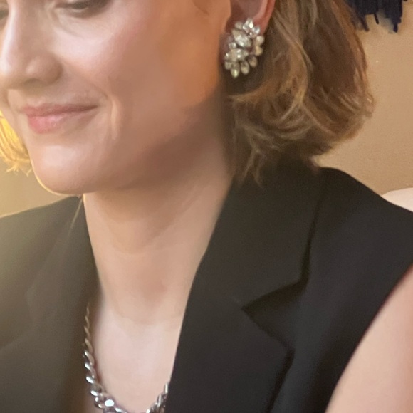 Weiss Vintage Rhinestone Clip-on Earrings Prong Settings Rhodium Plate Cool Girl - Picture 9 of 9